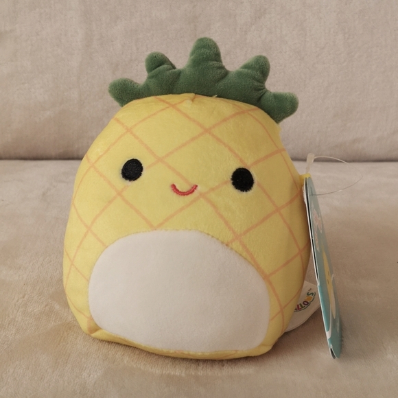 Squishmallow 5 inches Maui, yellow pineapple - Picture 1 of 6